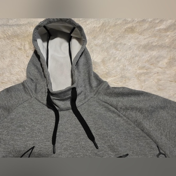 Nike Dri Fit Gray Hoodie with Cityscape Size Large EUC - Picture 4 of 8